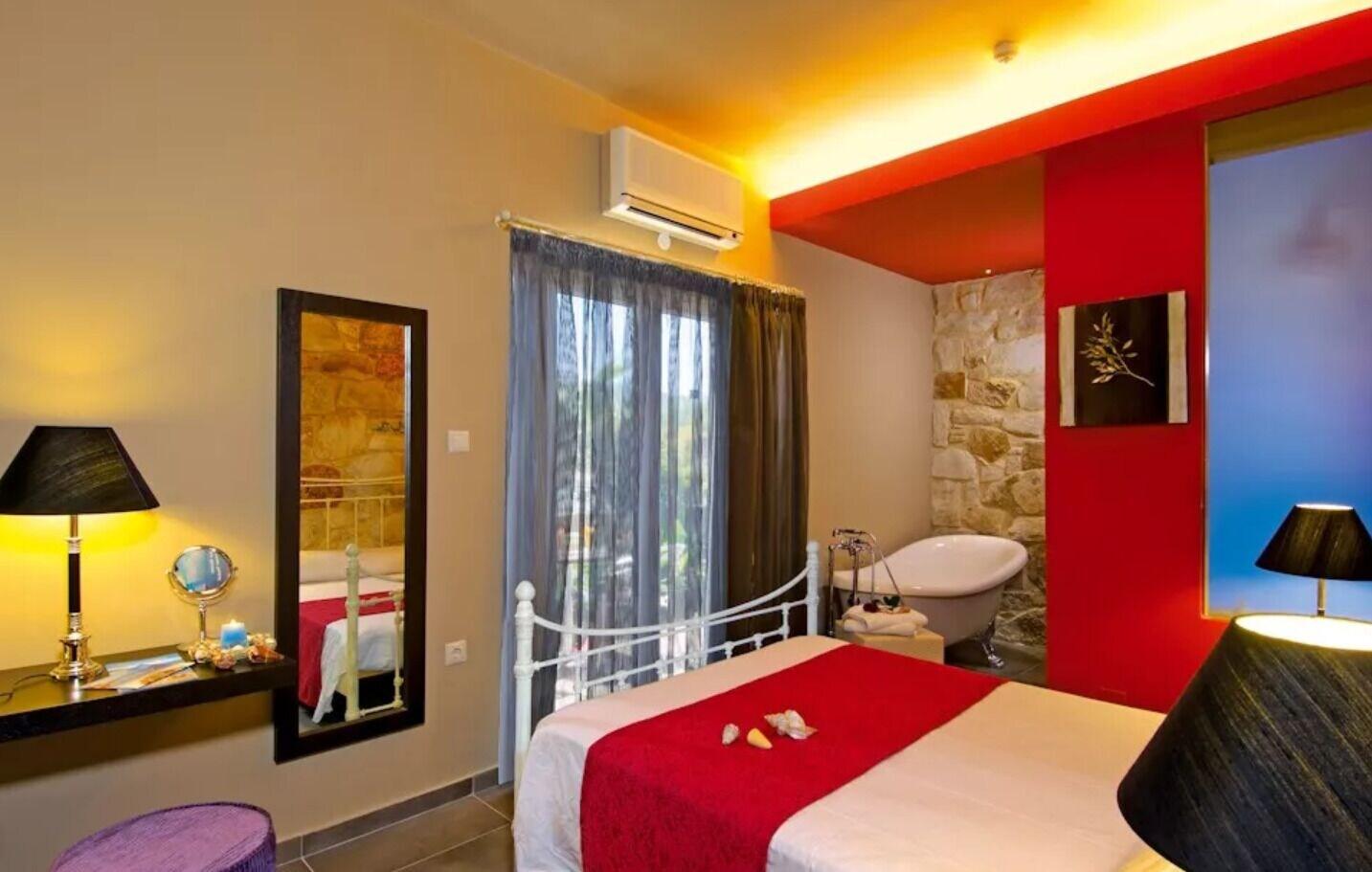 Mistral Hotel - Singles Only Máleme Ngoại thất bức ảnh