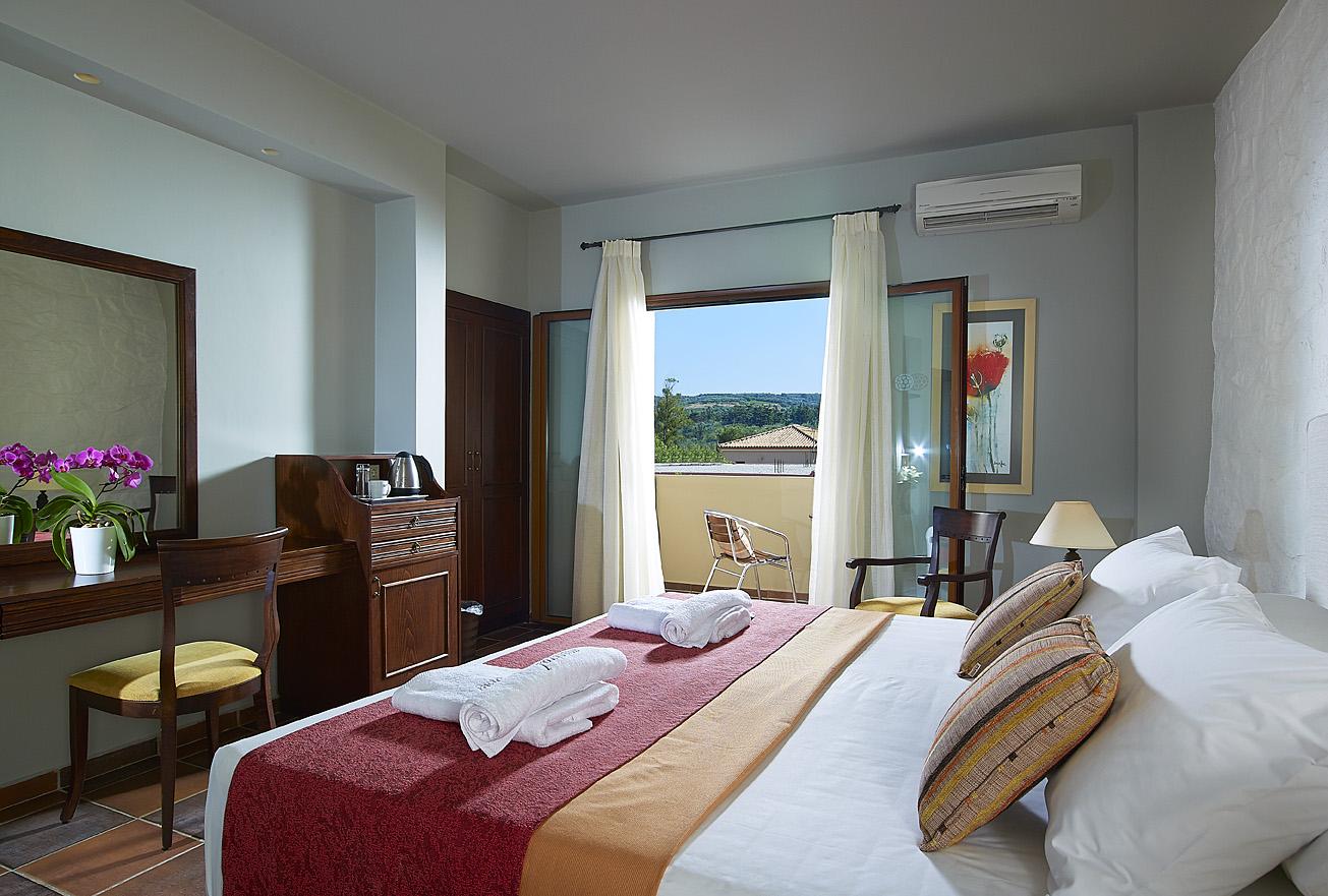 Mistral Hotel - Singles Only Máleme Ngoại thất bức ảnh