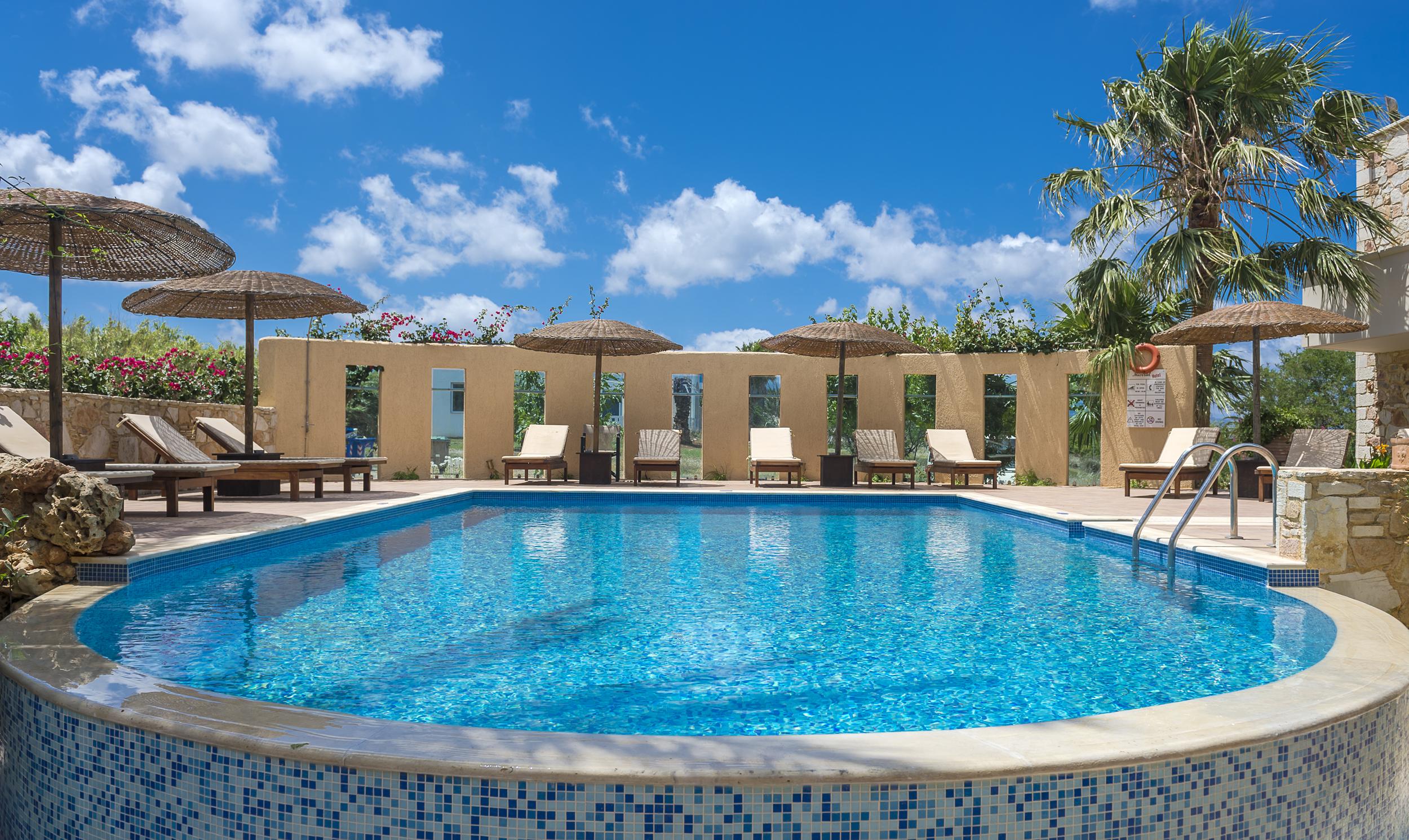 Mistral Hotel - Singles Only Máleme Ngoại thất bức ảnh